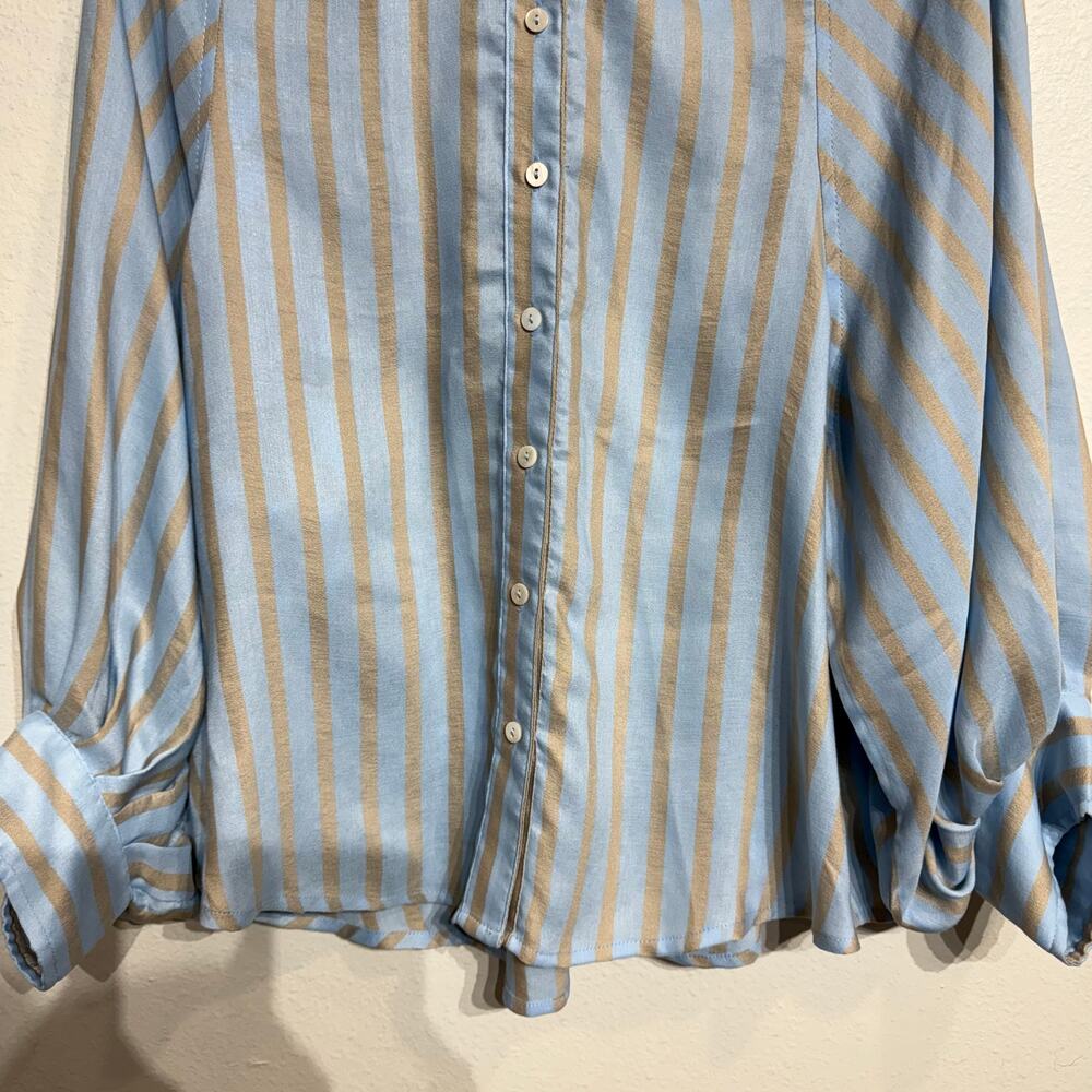 Entro Blue Striped Button Down Blouse Sz M - Picture 4 of 12